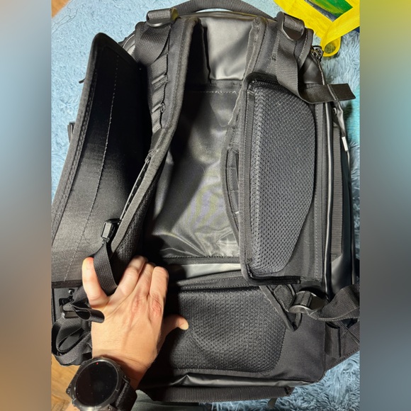 Wandrd 35L transit backpack - Picture 7 of 16